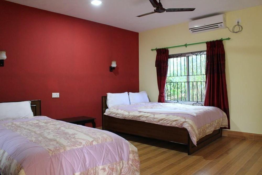 Chitwan Safari Camp & Lodge Sauraha Exterior photo