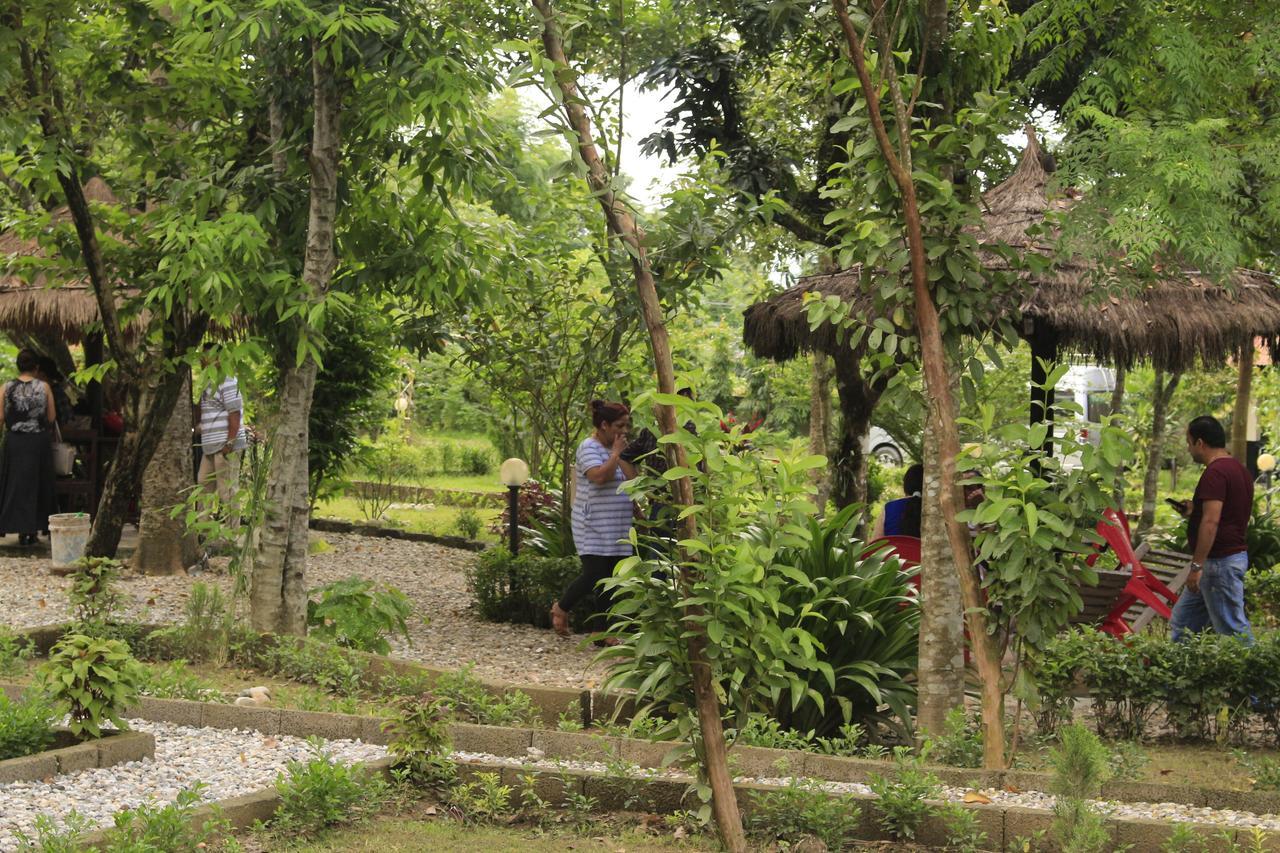 Chitwan Safari Camp & Lodge Sauraha Exterior photo